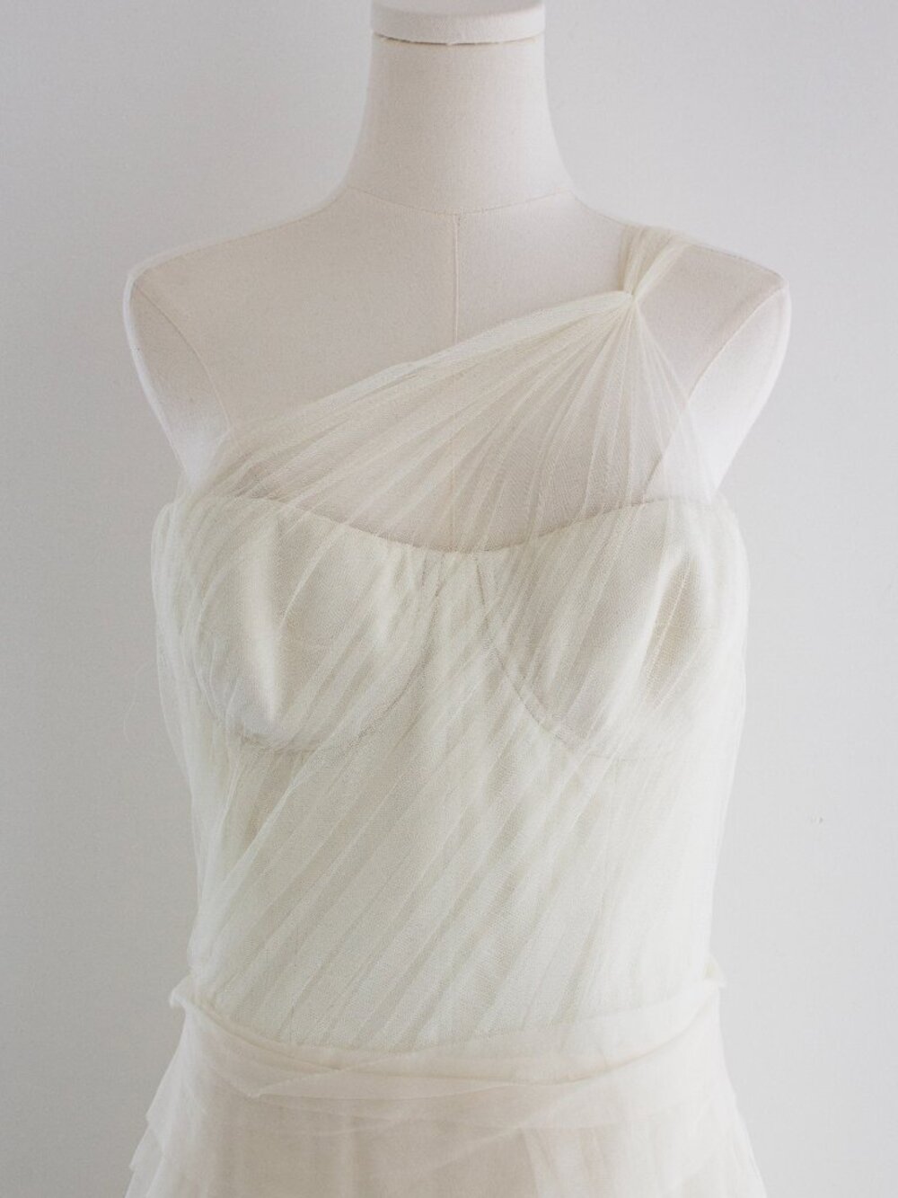 Vera Wang Farrah Ivory Gossip Girl Wedding Bridal Tulle Gown - Picture 7 of 16